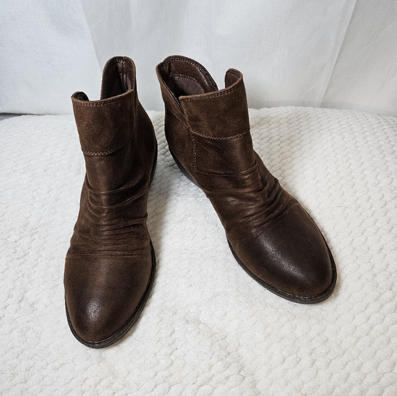BareTraps 7.5 M Brown Booties - Picture 4 of 8